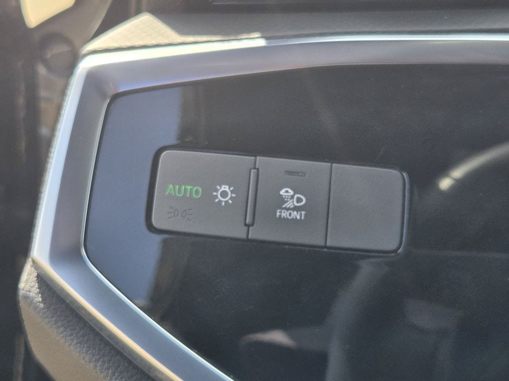 Used 2025 Audi Q3 2.0T Premium AWD/4WD image 23