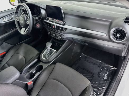 Used 2024 Kia Forte LXS w/ LXS Technology Package FWD image 29