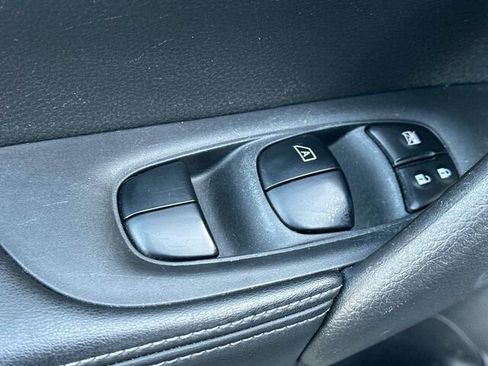 Used 2020 Nissan Rogue S w/ Special Edition Package image 14