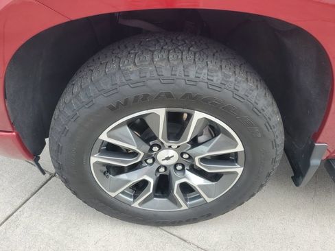 Used 2024 Chevrolet Silverado 1500 RST AWD/4WD image 12