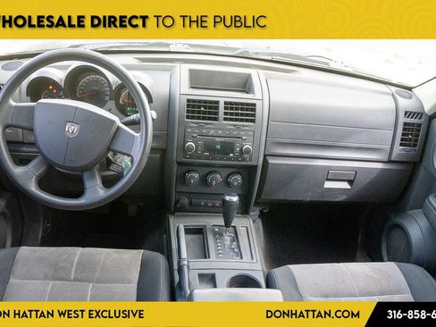 Used 2007 Dodge Nitro SXT RWD image 4