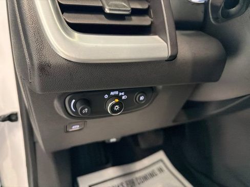 Used 2022 GMC Terrain SLT w/ LPO, Floor Liner Package AWD/4WD image 19