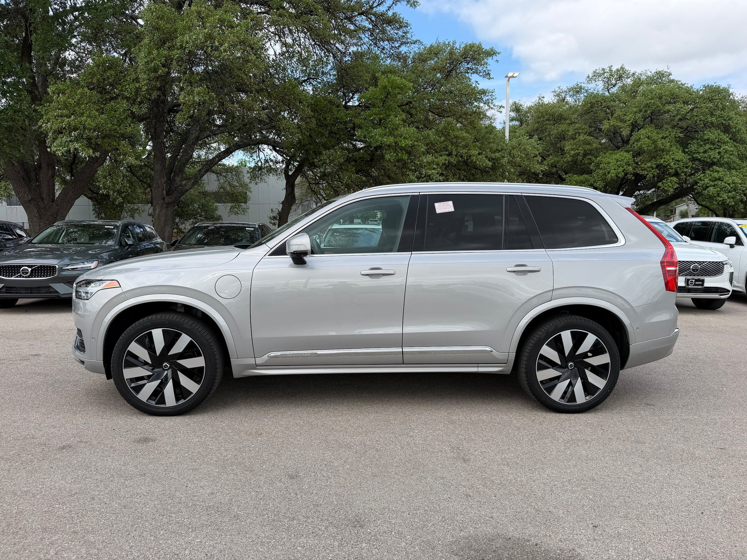 Certified 2024 Volvo XC90 T8 Plus w/ Protection Package Premier AWD/4WD image 3