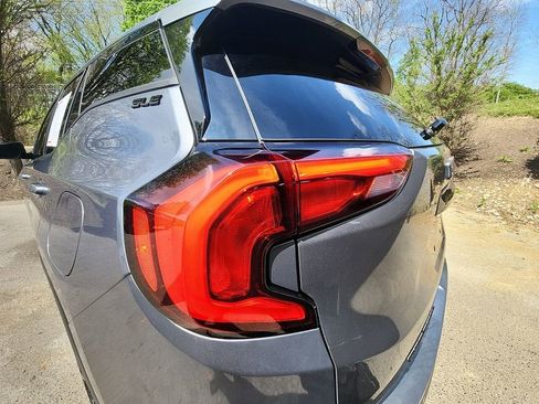 Used 2019 GMC Terrain SLE w/ Driver Convenience Package AWD/4WD image 34