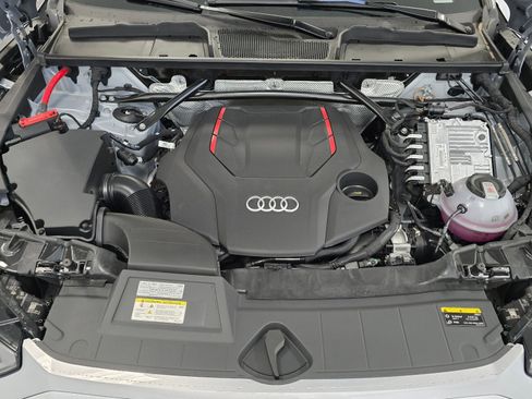 Used 2025 Audi SQ5 Premium Plus w/ Premium Plus Package image 10