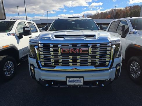 New 2026 GMC Sierra 3500 Denali w/ Denali Reserve Package image 8