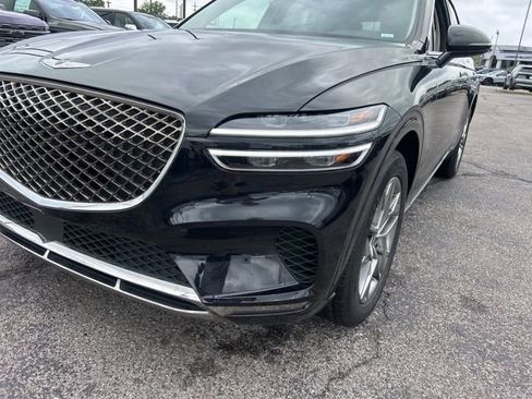 Used 2025 Genesis GV70 2.5T AWD/4WD image 9