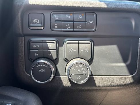 Certified 2025 Chevrolet Suburban Z71 AWD/4WD image 17