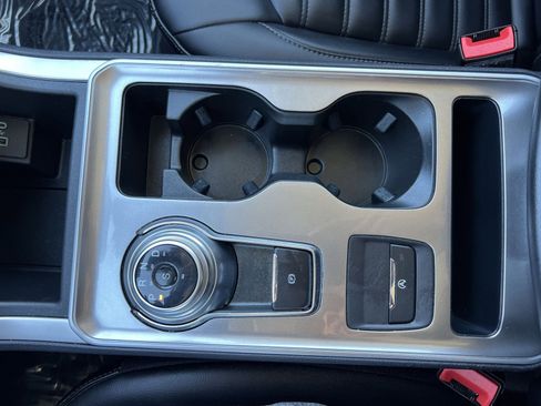 Used 2024 Ford Edge SEL image 21