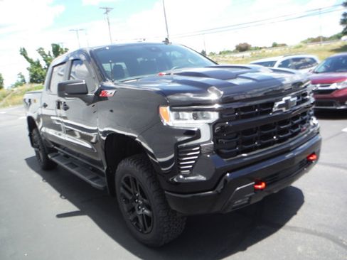 Used 2023 Chevrolet Silverado 1500 LT Trail Boss w/ Protection Package AWD/4WD image 13