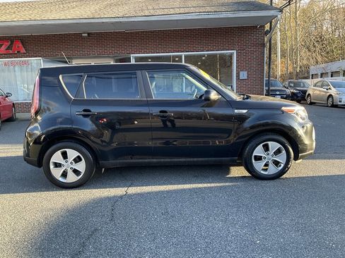 Used 2016 Kia Soul image 4
