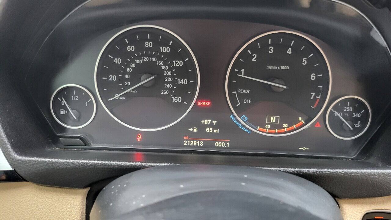 Used 2015 BMW 320i Sedan RWD image 27
