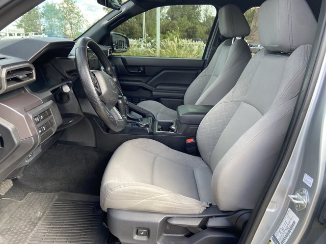 Used 2025 Toyota Tacoma SR5 AWD/4WD image 18