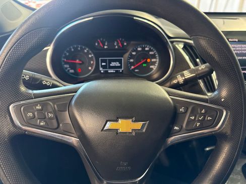 Used 2020 Chevrolet Malibu LT FWD image 25