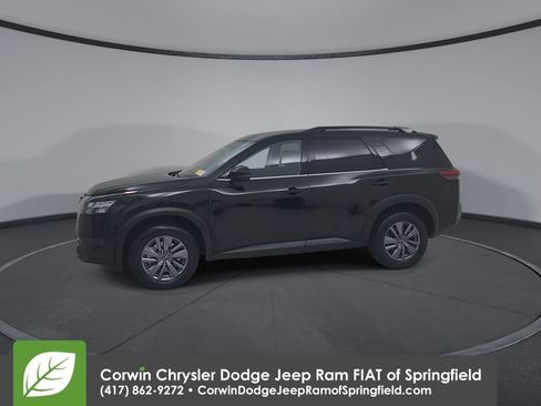 Used 2025 Nissan Pathfinder SV FWD image 8