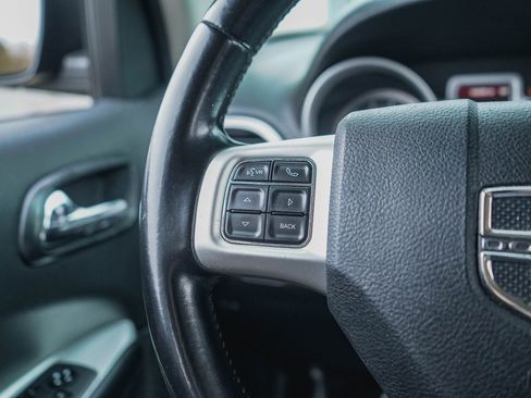 Used 2020 Dodge Journey SE w/ SE Popular Equipment Group image 20