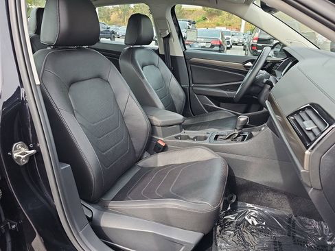 Used 2020 Volkswagen Jetta SEL Premium image 10