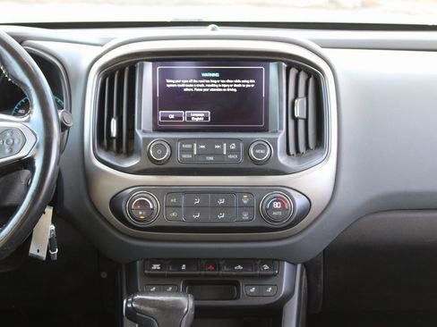 Used 2018 Chevrolet Colorado Z71 image 21