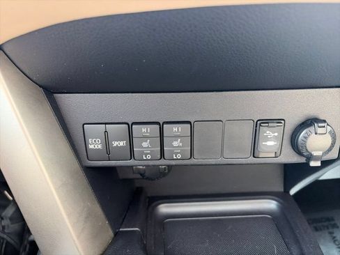 Used 2015 Toyota RAV4 Limited AWD/4WD image 27
