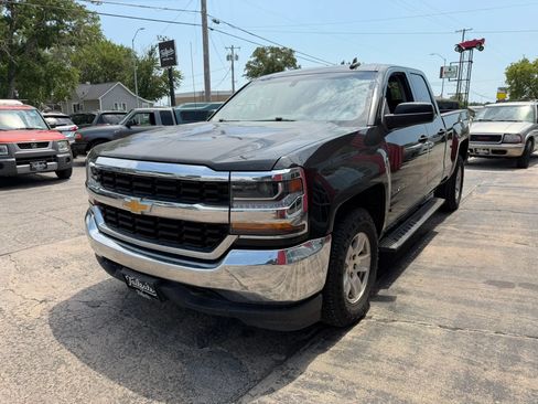 Used 2019 Chevrolet Silverado 1500 LT AWD/4WD image 4