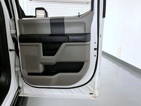 Used 2018 Ford F450 XL w/ Power Equipment Group image 17