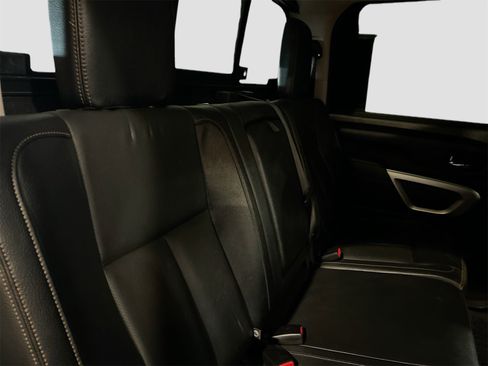Used 2017 Nissan Titan SL image 28