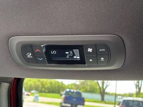 New 2027 Chrysler Pacifica Select FWD image 13