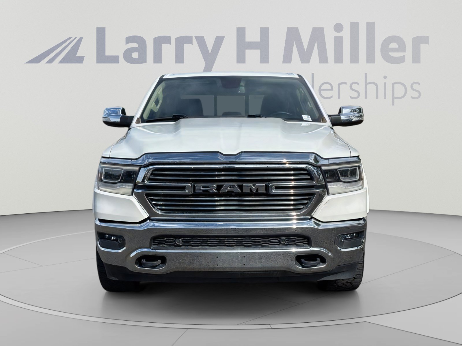 Used 2019 RAM 1500 Laramie AWD/4WD image 9