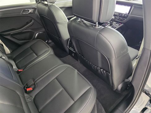Used 2023 Porsche Macan GTS image 31