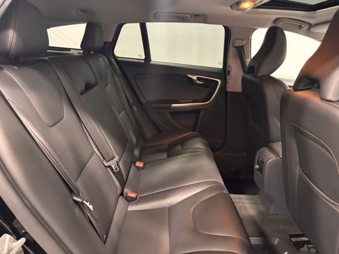 Used 2016 Volvo V60 T5 Cross Country w/ Convenience Package image 24
