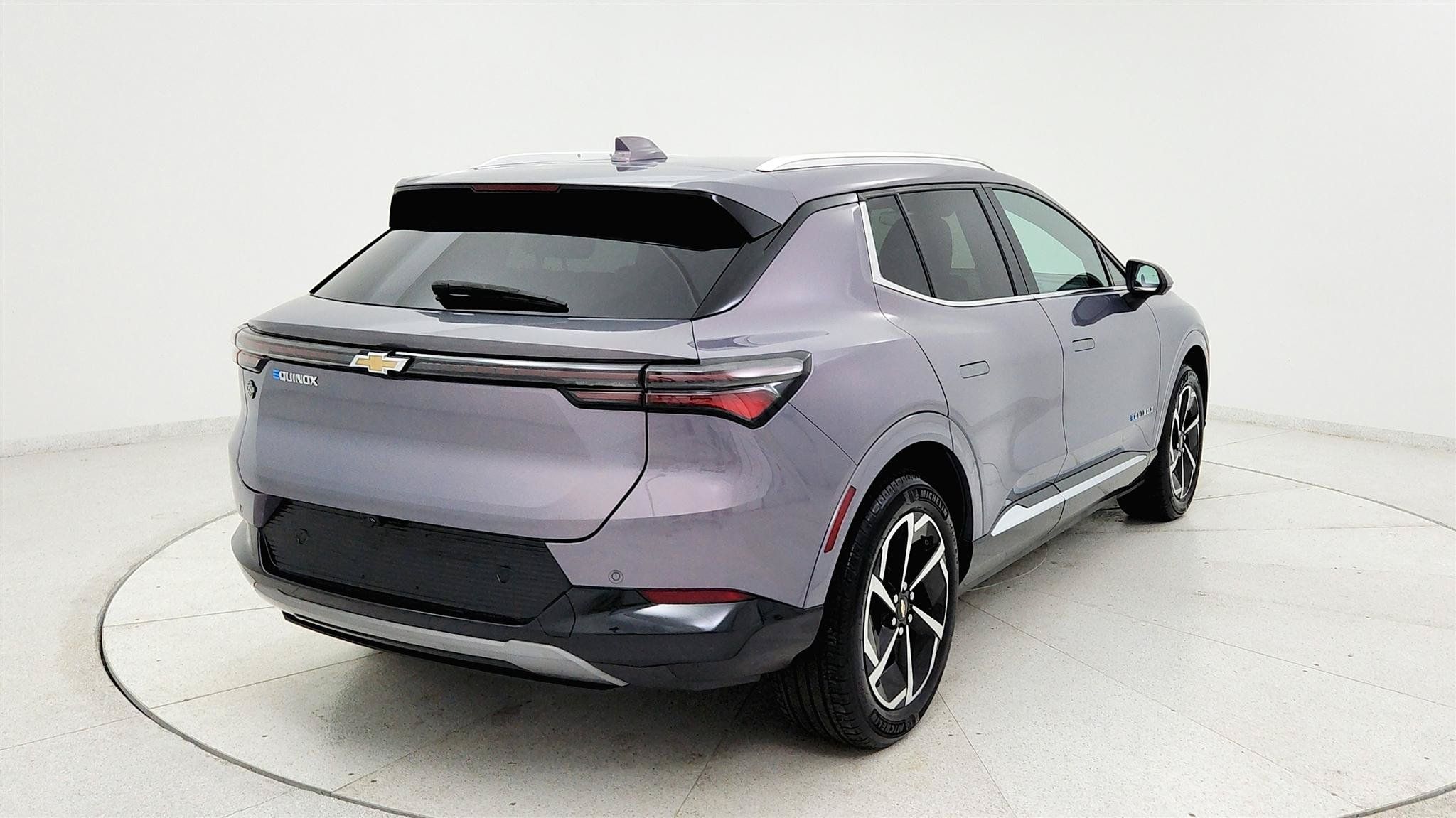 Used 2024 Chevrolet Equinox EV LT FWD image 5