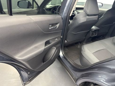 Used 2023 Toyota Venza LE AWD/4WD image 35