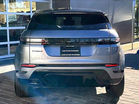 Used 2025 Land Rover Range Rover Evoque Dynamic SE image 4