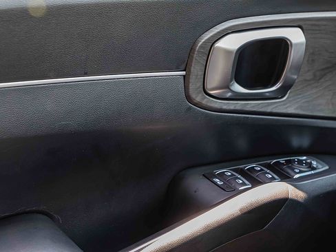 Certified 2024 Kia Sorento X-Line EX AWD/4WD image 15