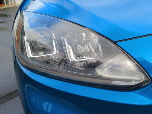 Used 2020 Ford Escape SE image 10