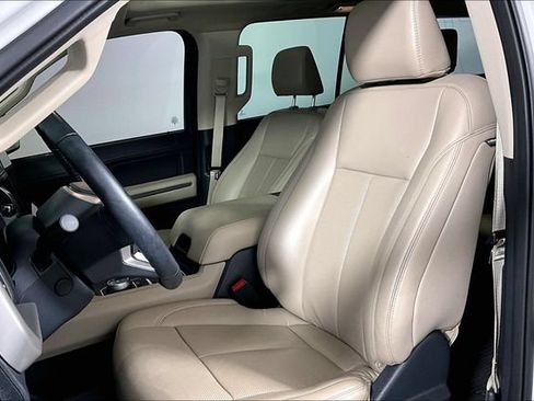 Used 2023 Ford Expedition XLT RWD image 25