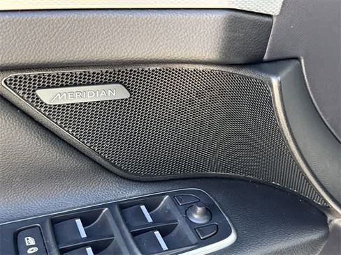 Used 2018 Jaguar XF 25t image 10