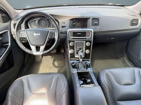 Used 2015 Volvo V60 T5 Cross Country w/ Convenience Package AWD/4WD image 16