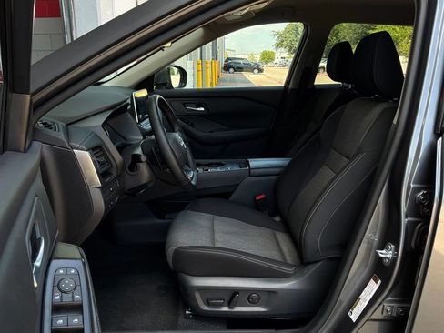 Used 2026 Nissan Rogue SV FWD image 10