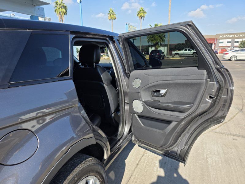 Used 2019 Land Rover Range Rover Evoque SE AWD/4WD image 21