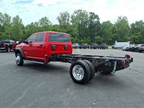 Used 2022 RAM 5500 Tradesman w/ Chrome Appearance Group AWD/4WD image 5