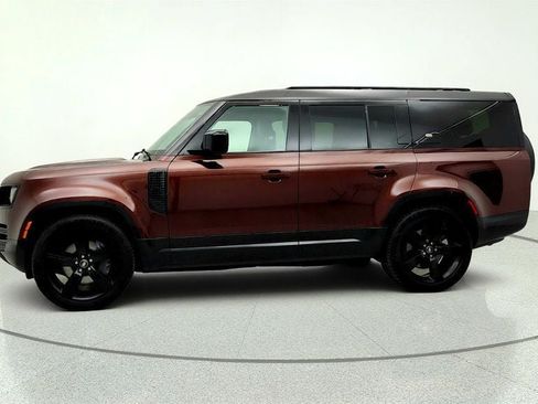 Used 2024 Land Rover Defender 130 X-Dynamic SE AWD/4WD image 8
