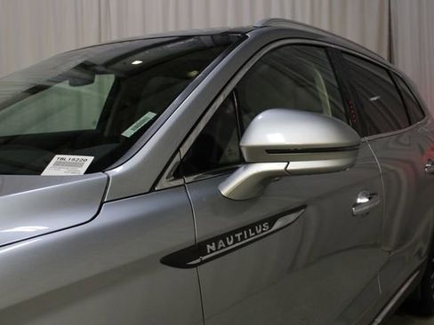Used 2020 Lincoln Nautilus Reserve w/ Equipment Group 201A image 35