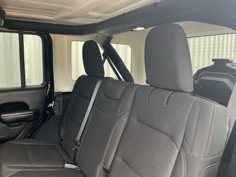 Used 2023 Jeep Wrangler Unlimited Sport image 16