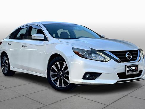 Used 2016 Nissan Altima 2.5 SL w/ 2.5 Technology w/LED Package image 3