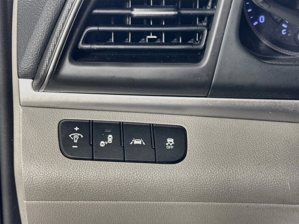 Used 2019 Hyundai Elantra Value Edition FWD image 10