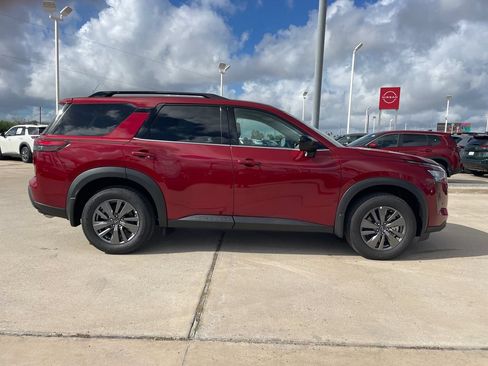 Certified 2026 Nissan Pathfinder SV FWD image 6