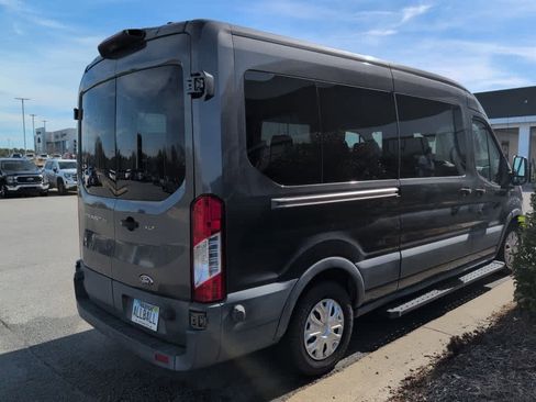 Used 2018 Ford Transit 350 XLT image 4