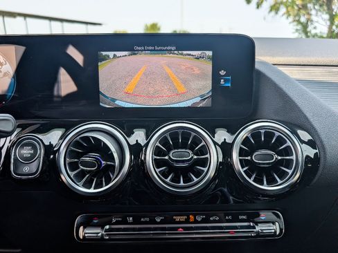 Used 2023 Mercedes-Benz GLA 250 4MATIC image 23