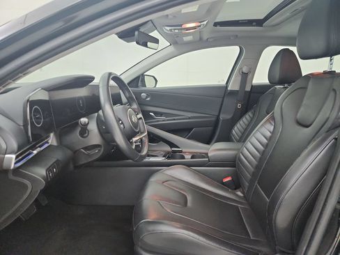 Used 2025 Hyundai Elantra Limited FWD image 20